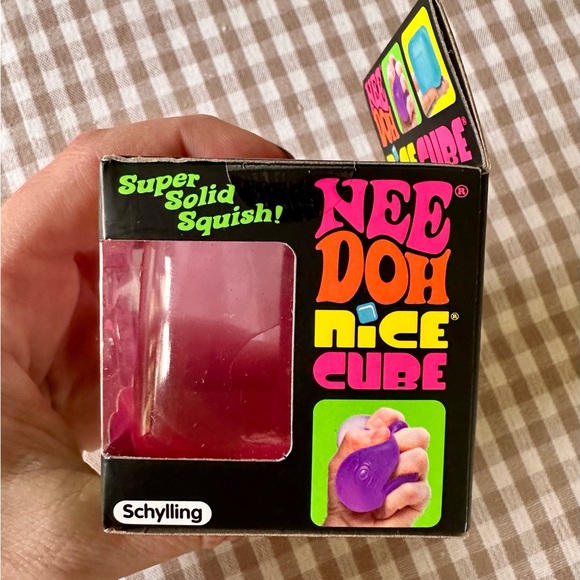 NeeDoh Nice Cube Squeeze Toy - PINK & BRAND NEW - Picture 4 of 5